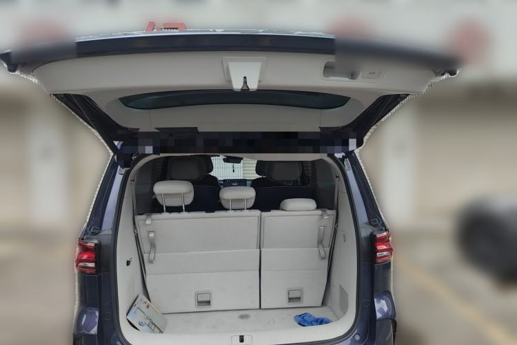 Used Roewe iMAX8 2022 400TGI Prestige Edition Trunk