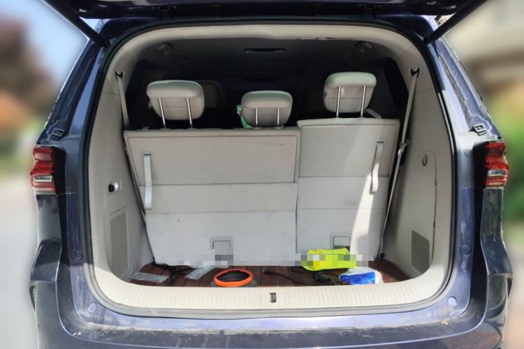 Used Roewe iMAX8 2022 400TGI Celebration Edition Trunk