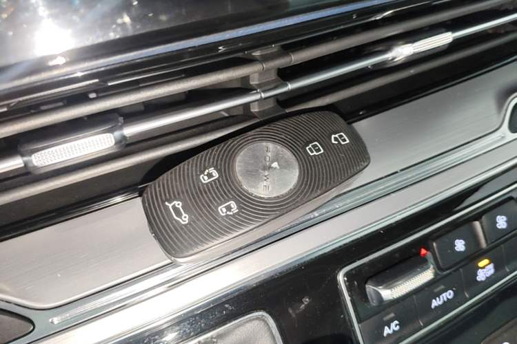 Used Roewe iMAX8 2022 400TGI Prestige Edition Vehicle Key