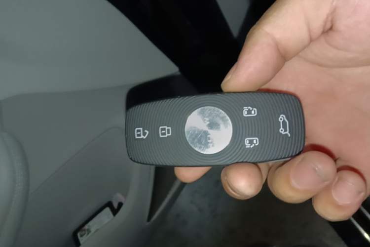 Used Roewe iMAX8 2022 400TGI Prestige Edition Vehicle Key