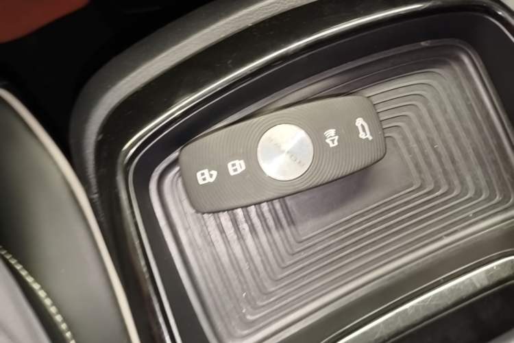 Used Roewe iMAX8 2022 Model 400TGI Exclusive Version for Key Accounts Vehicle Key