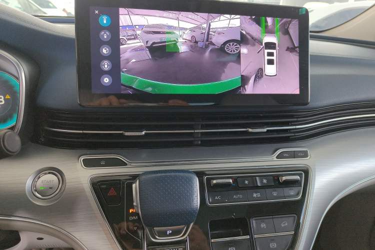 Used Roewe iMAX8 2022 400TGI Ultimate Edition Audio And AC Panel