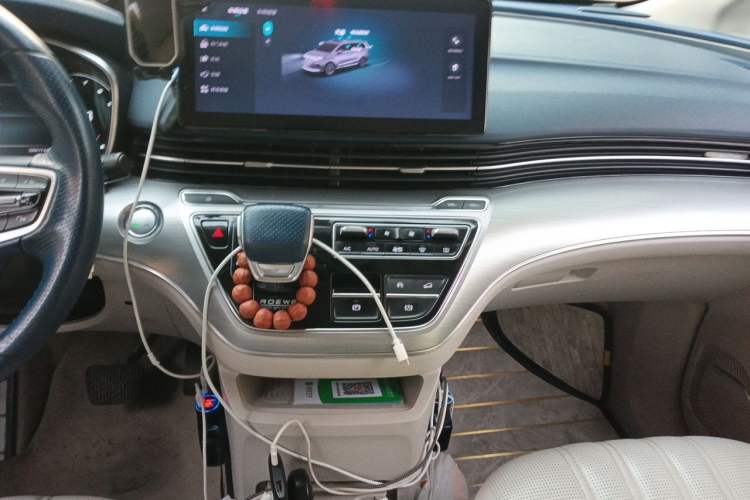 Used Roewe iMAX8 2022 400TGI Celebration Edition Audio And AC Panel