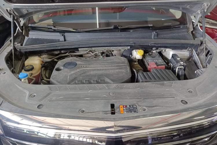 Used Roewe iMAX8 2022 400TGI Celebration Edition Engine Bay