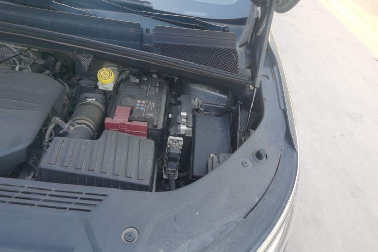 Used Roewe iMAX8 2022 400TGI Flagship Edition Engine Bay Left