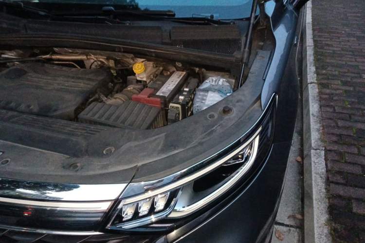 Used Roewe iMAX8 2022 400TGI Celebration Edition Engine Bay Left