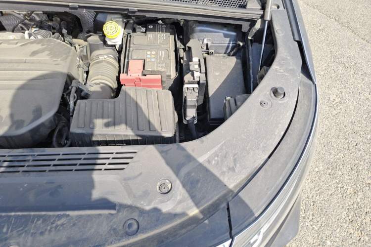 Used Roewe iMAX8 2022 400TGI Prestige Edition Engine Bay Left