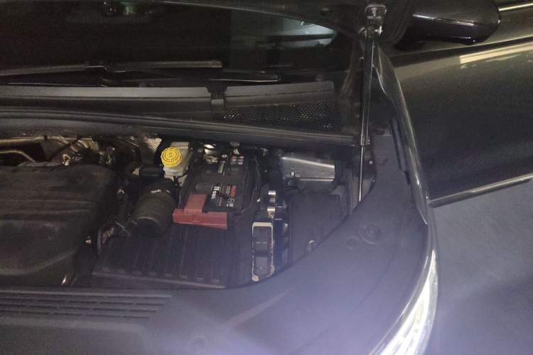 Used Roewe iMAX8 2022 400TGI Prestige Edition Engine Bay Left