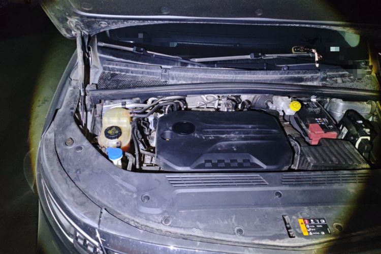 Used Roewe iMAX8 2022 400TGI Flagship Edition Engine Bay Right
