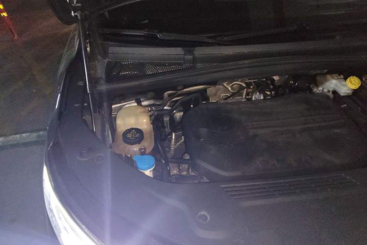 Used Roewe iMAX8 2022 400TGI Prestige Edition Engine Bay Right