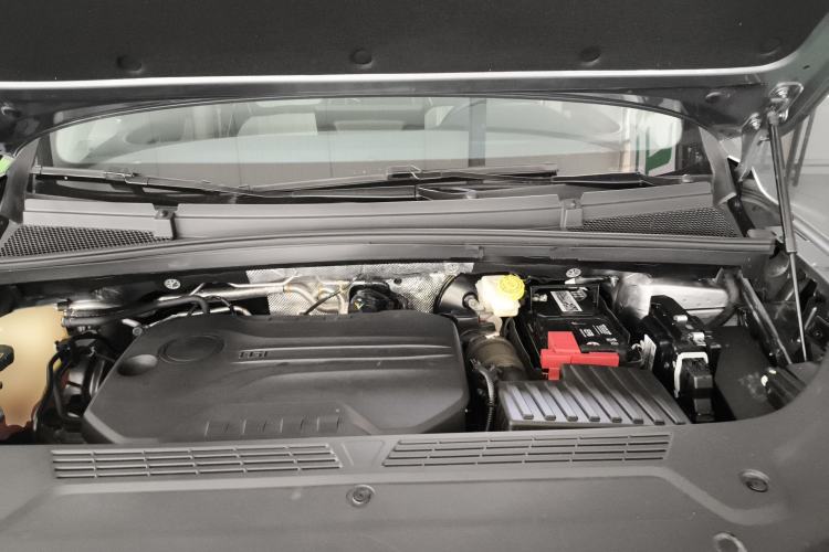 Used Roewe iMAX8 2022 400TGI Prestige Edition Engine Bay