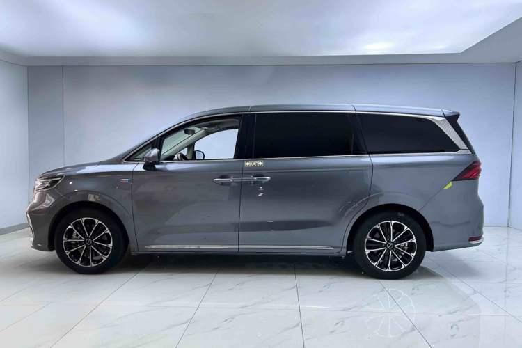 Used Roewe iMAX8 2022 Model 400TGI Exclusive Version for Key Accounts Exterior 3