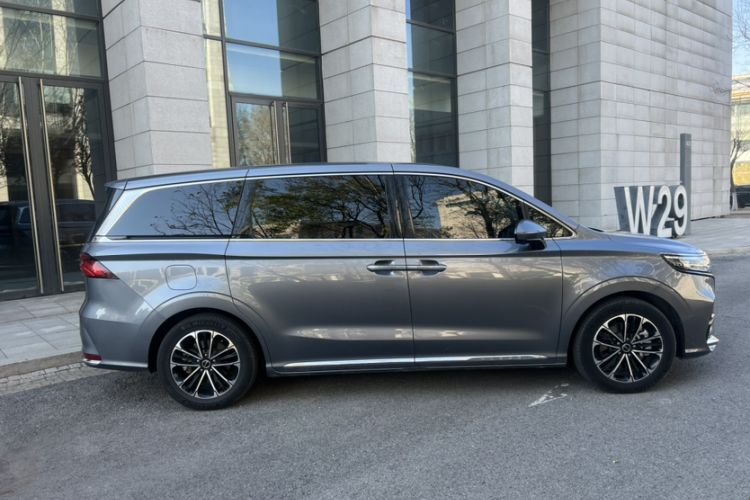 Used Roewe iMAX8 2022 400TGI Prestige Edition Exterior 3