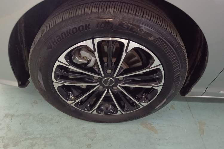 Used Roewe iMAX8 2022 400TGI Celebration Edition Exterior 4