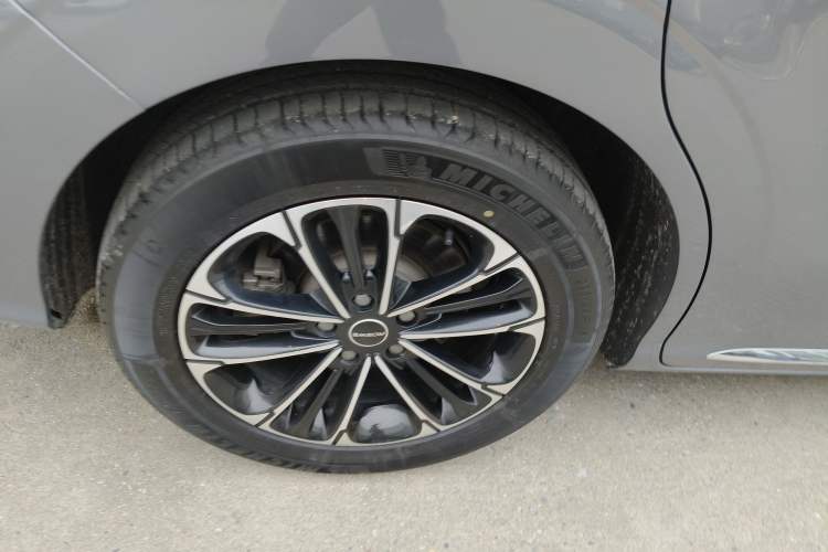 Used Roewe iMAX8 2022 400TGI Prestige Edition Exterior 8
