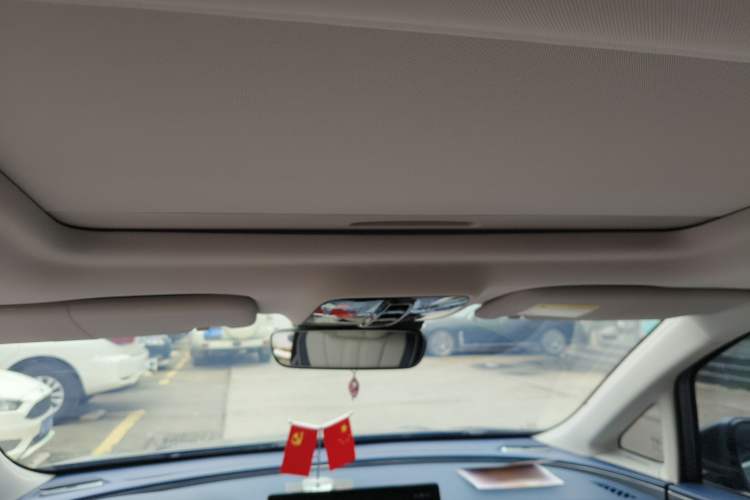 Used Roewe iMAX8 2022 400TGI Prestige Edition Headliner