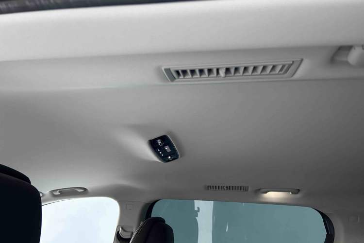 Used Roewe iMAX8 2022 Model 400TGI Exclusive Version for Key Accounts Headliner