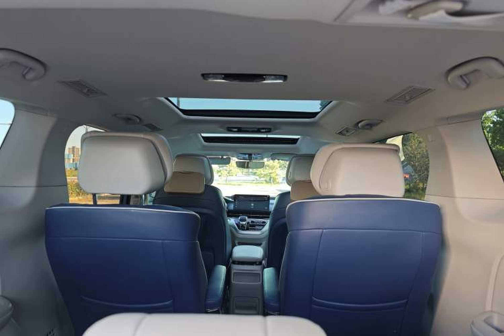 Used Roewe iMAX8 2022 400TGI Celebration Edition Headliner