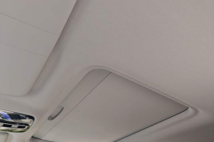 Used Roewe iMAX8 2022 400TGI Prestige Edition Headliner