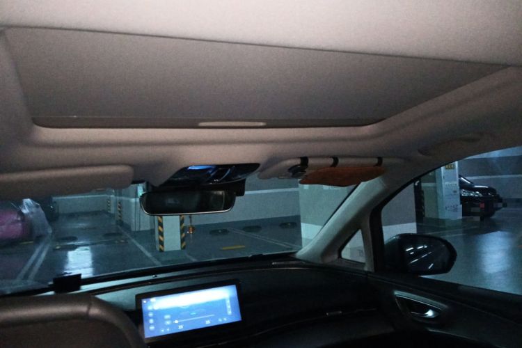 Used Roewe iMAX8 2022 400TGI Prestige Edition Headliner