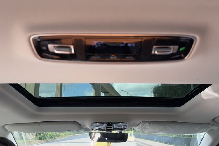 Used Roewe iMAX8 2022 400TGI Flagship Edition Headliner