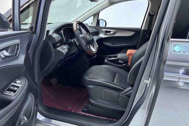 Used Roewe iMAX8 2022 Model 400TGI Exclusive Version for Key Accounts Interior 1