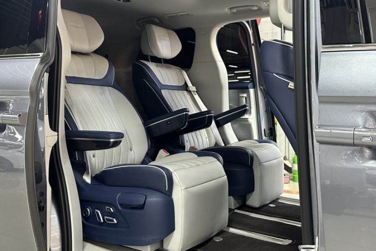 Used Roewe iMAX8 2022 400TGI Celebration Edition Interior 1