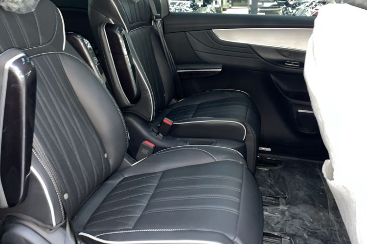Used Roewe iMAX8 2022 400TGI Flagship Edition Interior 2