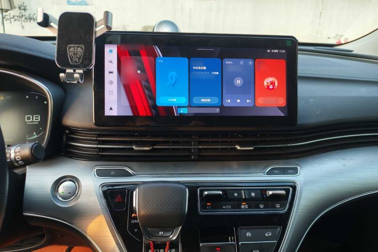 Used Roewe iMAX8 2022 400TGI Celebration Edition Interior 2