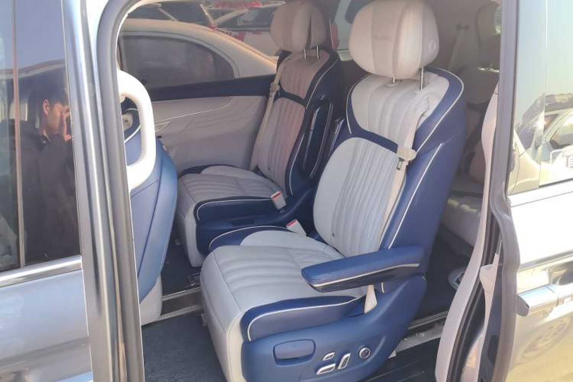 Used Roewe iMAX8 2022 400TGI Prestige Edition Interior 4