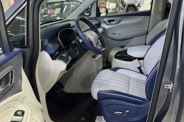 Used Roewe iMAX8 2022 400TGI Celebration Edition Interior 5