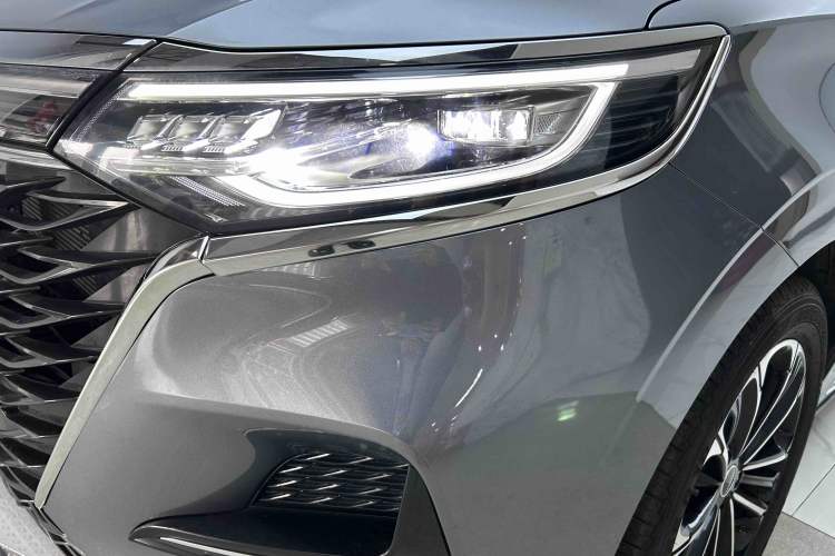 Used Roewe iMAX8 2022 Model 400TGI Exclusive Version for Key Accounts Left Front Headlight