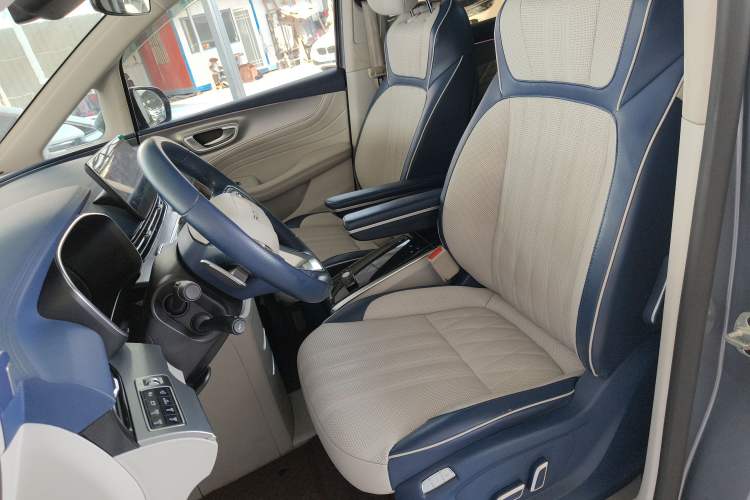 Used Roewe iMAX8 2022 400TGI Ultimate Edition Left Front Seat