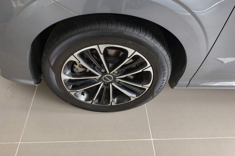 Used Roewe iMAX8  Left Front Wheel Hub