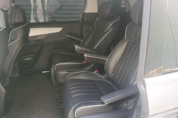Used Roewe iMAX8 2022 400TGI Flagship Edition Left Rear Seat