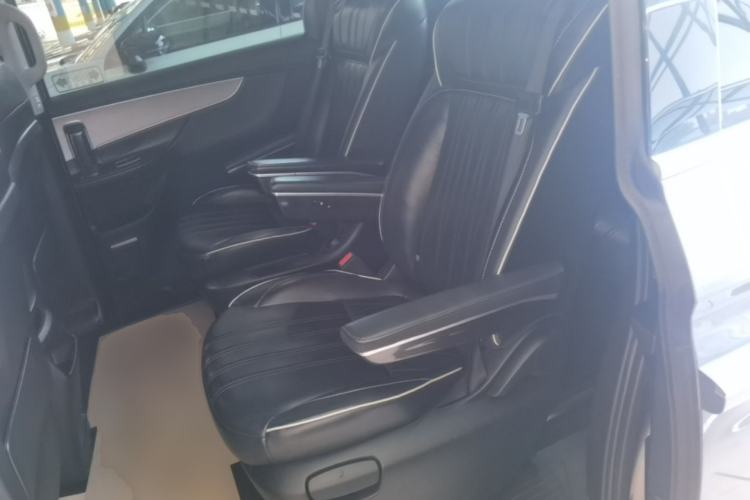 Used Roewe iMAX8 2022 Model 400TGI Exclusive Version for Key Accounts Left Rear Seat