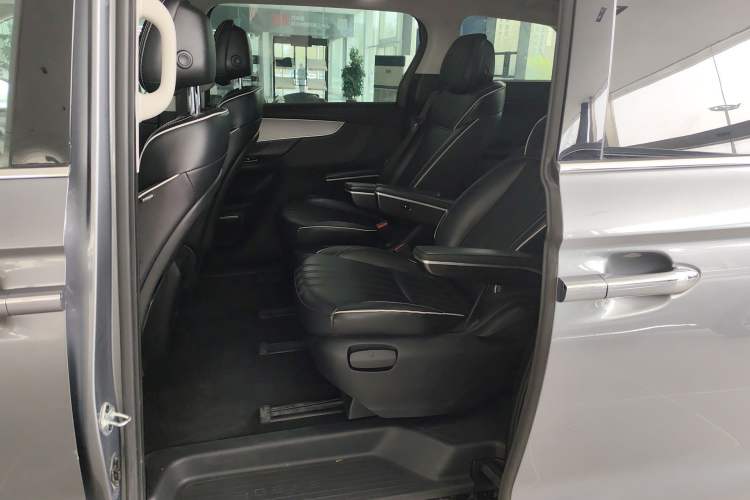 Used Roewe iMAX8  Left Rear Seat