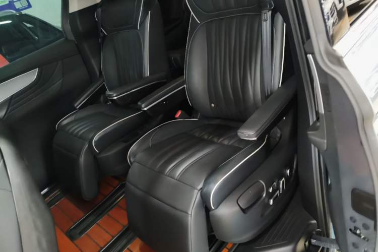 Used Roewe iMAX8 2022 400TGI Celebration Edition Left Rear Seat