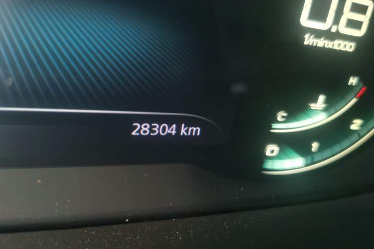 Used Roewe iMAX8 2022 400TGI Flagship Edition Odometer Close Up