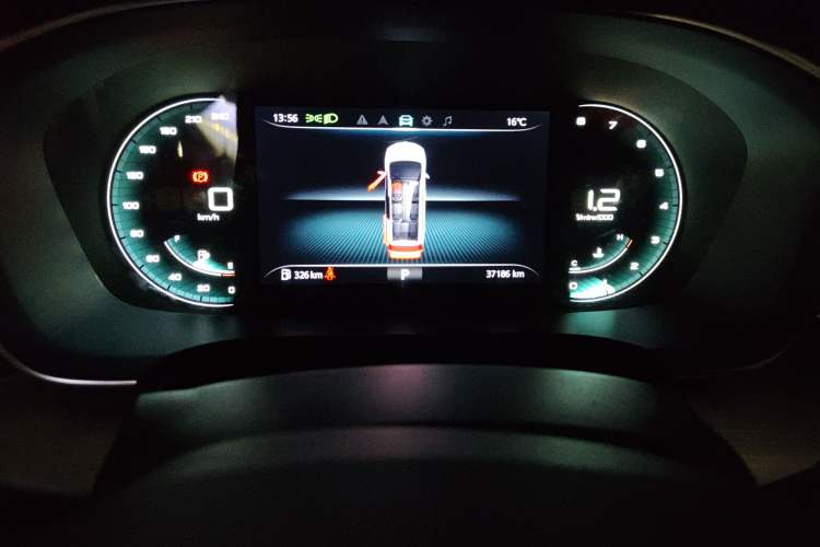 Used Roewe iMAX8 2022 400TGI Flagship Edition Odometer Close Up
