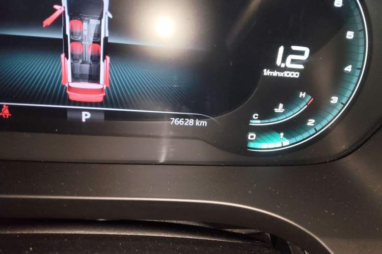 Used Roewe iMAX8 2022 400TGI Prestige Edition Odometer Close Up