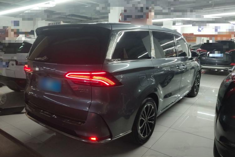 Used Roewe iMAX8 2022 400TGI Celebration Edition Rear Right 45 Deg