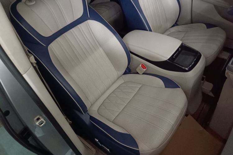 Used Roewe iMAX8 2022 400TGI Celebration Edition Right Front Seat