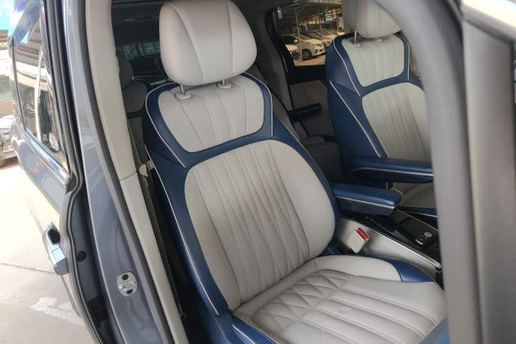 Used Roewe iMAX8 2022 400TGI Ultimate Edition Right Front Seat