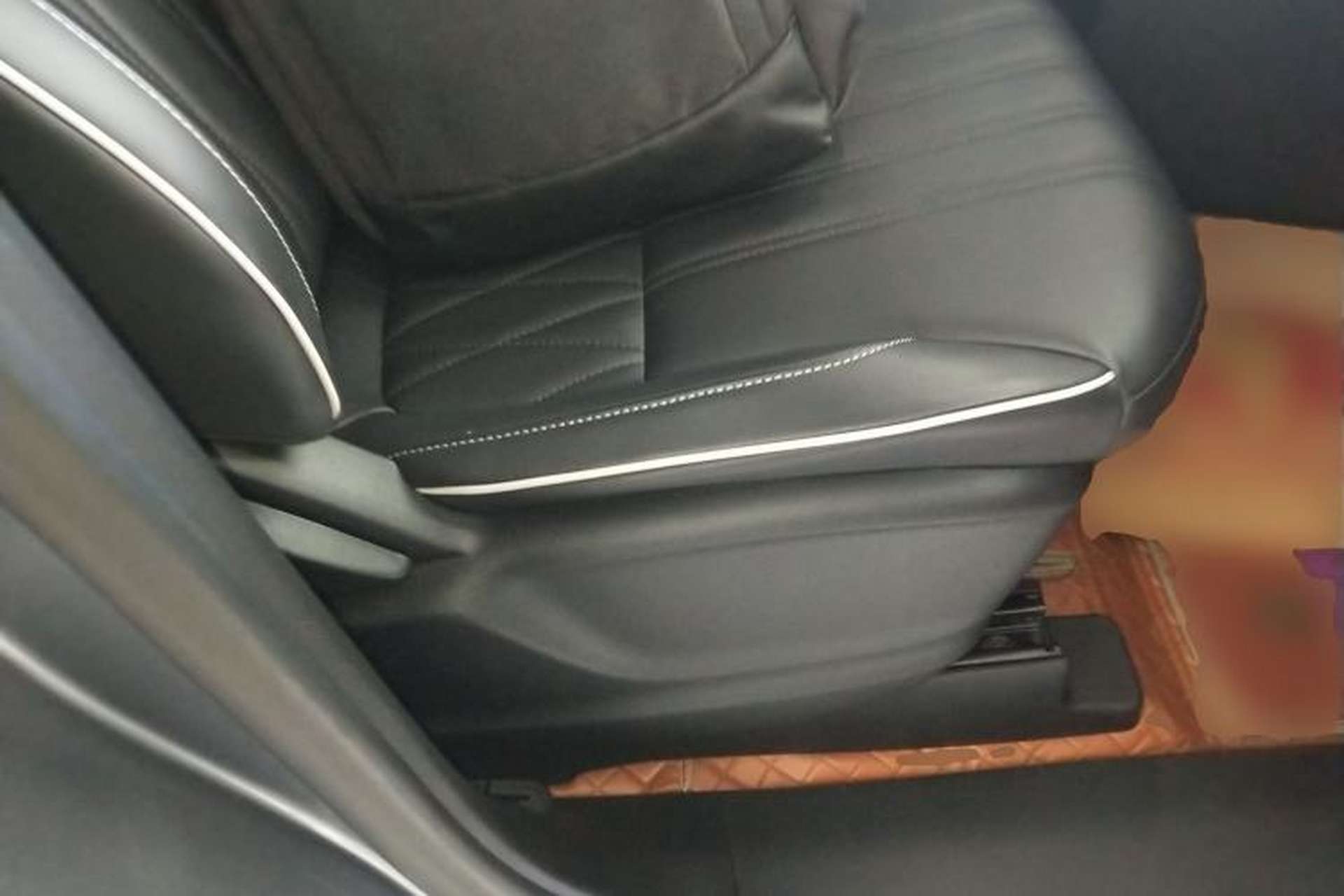 Used Roewe iMAX8 2022 Model 400TGI Exclusive Version for Key Accounts Right Front Seat