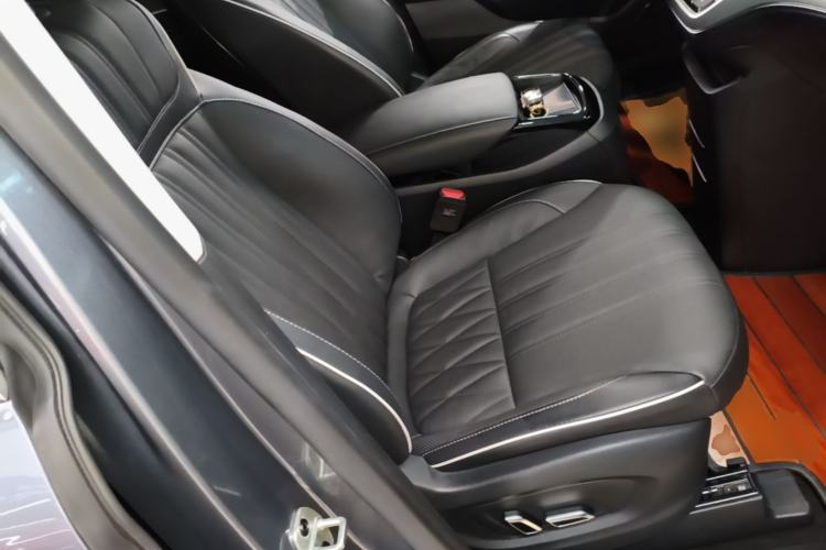 Used Roewe iMAX8 2022 400TGI Celebration Edition Right Front Seat