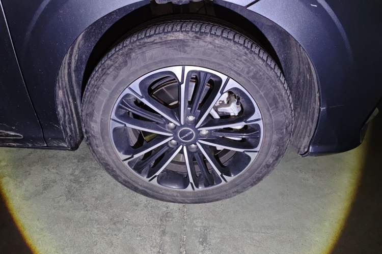 Used Roewe iMAX8 2022 400TGI Flagship Edition Right Front Wheel Hub
