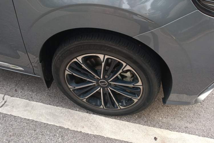 Used Roewe iMAX8 2022 400TGI Celebration Edition Right Front Wheel Hub