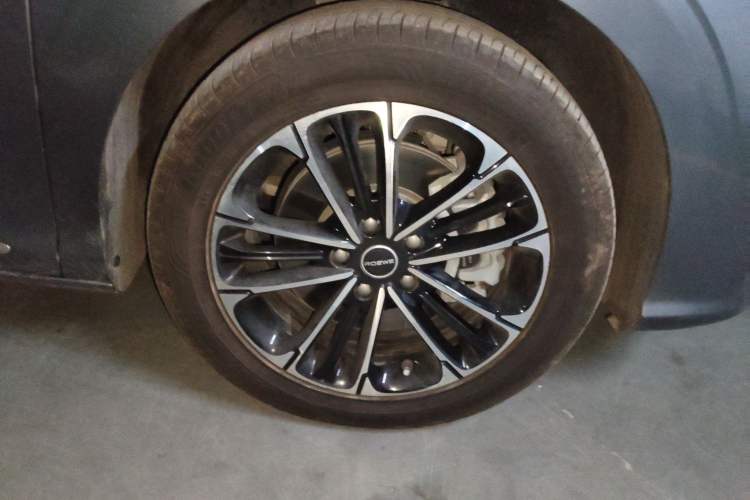 Used Roewe iMAX8 2022 400TGI Prestige Edition Right Front Wheel Hub