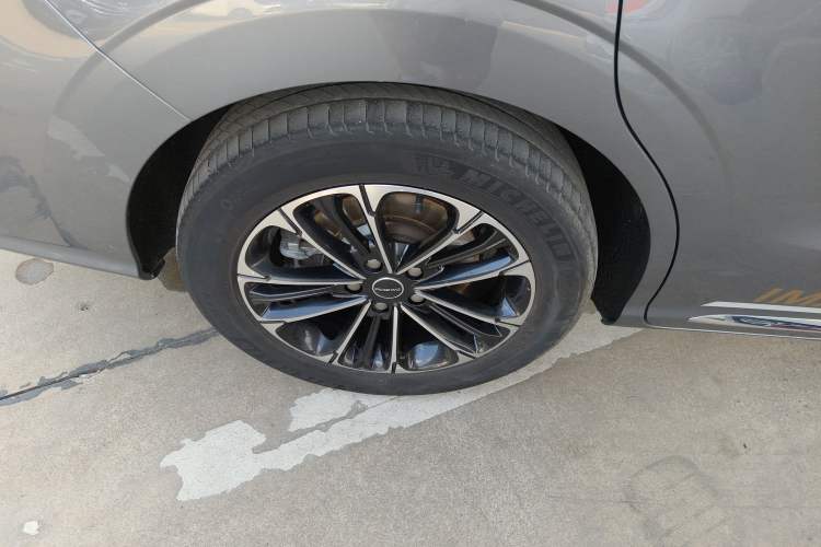 Used Roewe iMAX8 2022 400TGI Ultimate Edition Right Rear Wheel Hub